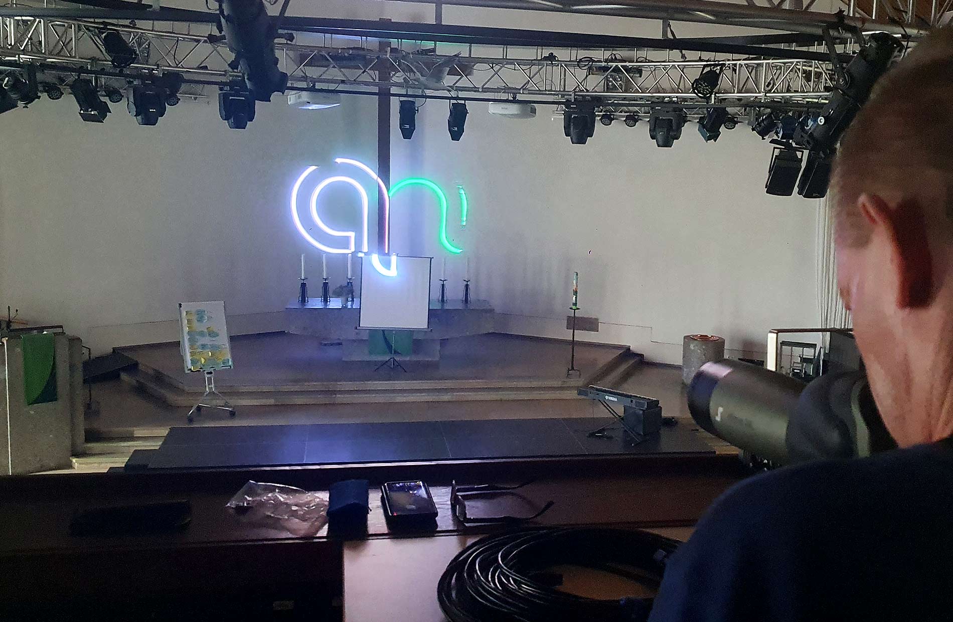 Bild einer Lasershow auf einer Firmenfeier